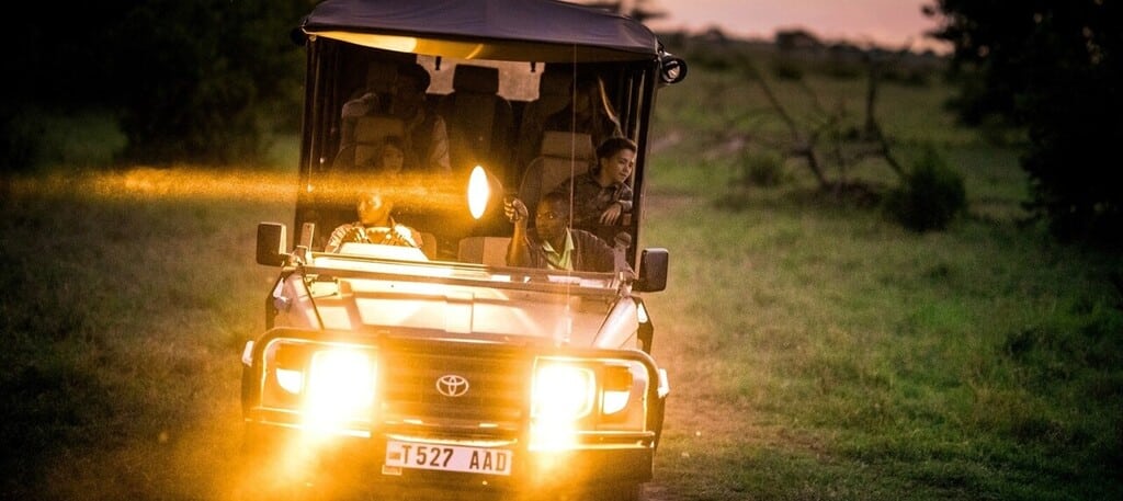 Safari de nuit en 4X4 dans l'ouest du Serengeti