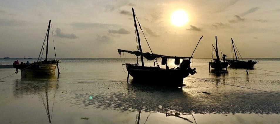 coucher de soleil sur le sud de Zanzibar
