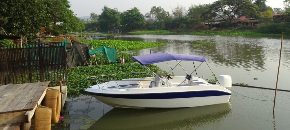 Excursion en bateau sur la rivière Taichin