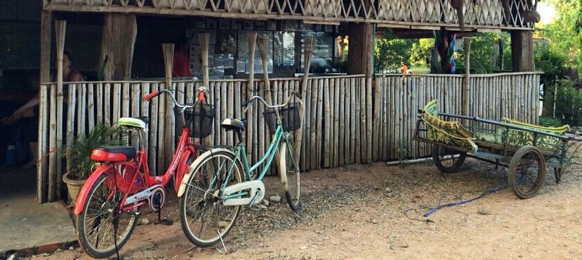 Balade à vélo dans la campagne autour du village authentique de Banteay Chhmar