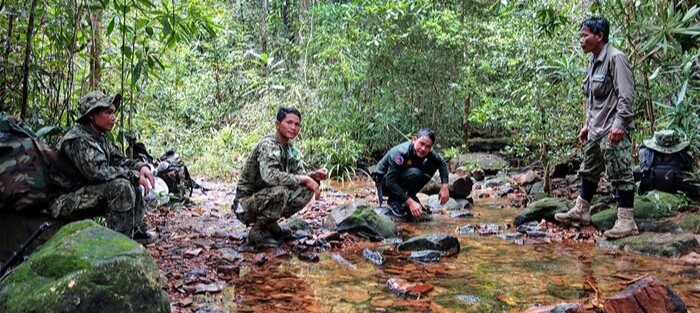 Patrouiller avec les rangers pour la préservation de l'écosystème de la jungle des Cardamomes