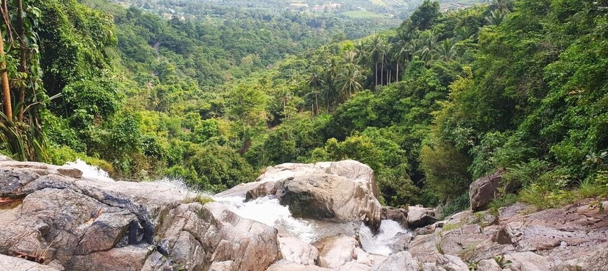 L'intérieur des îles de Koh Samui et de Koh Pha Ngan regorge de jolies cascades et de piscines naturelles