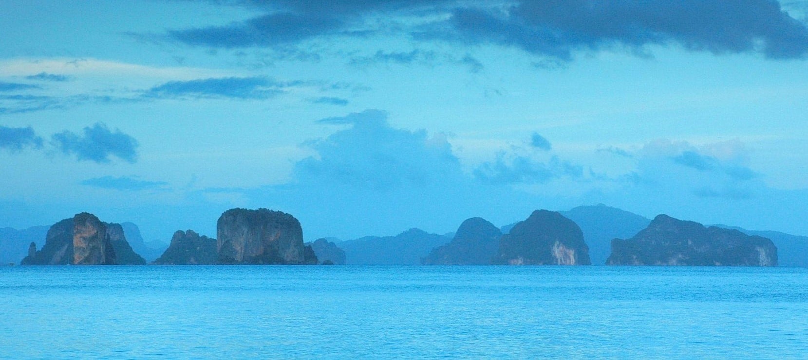 Panorama féérique sur les îles de l'archipel de Koh Hong depuis Koh Yao Noï