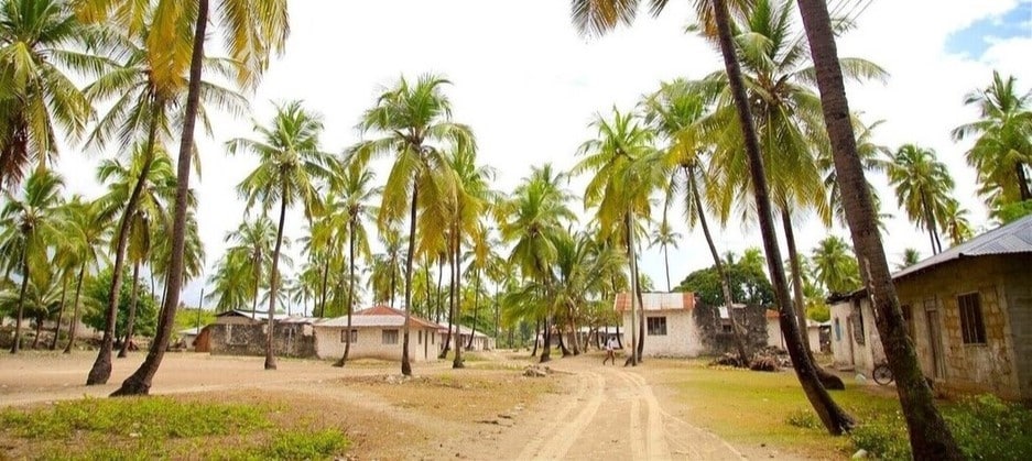 L'intérieur du village de pêcheurs de Matemwe sur la côte nord-est de Zanzibar