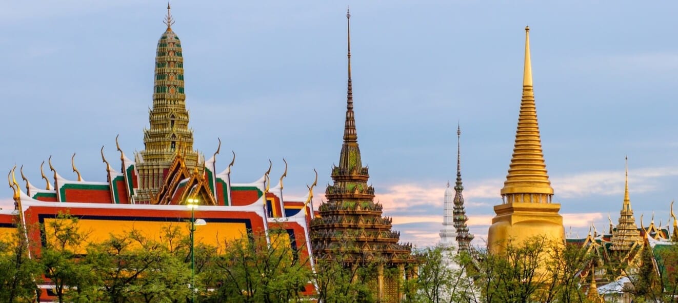 Stupas et temples du palais royal à Bankgok