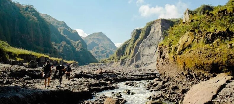 Randonnée dans le parc national du mont Pinatubo aux Philippines
