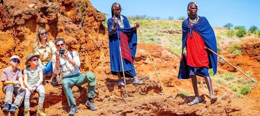 Randonnée en famille guidée par des guerriers masaïs dans la zone de conservation du Ngorongoro
