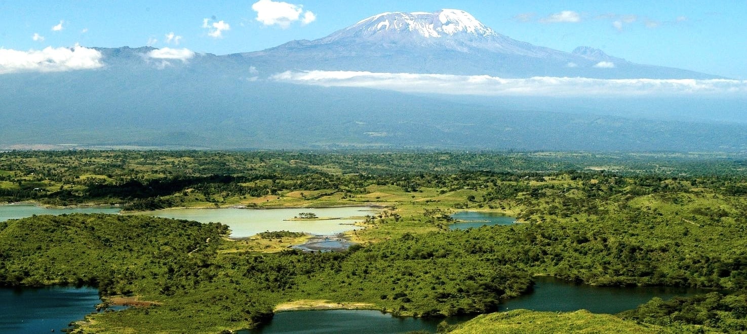 Panorama sur la parc national d'Arusha et sur le mont Kilimandjaro