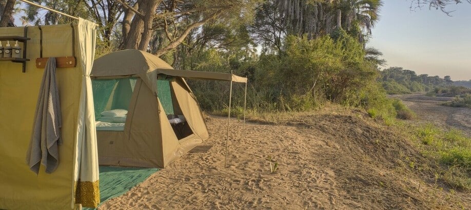 Camp de brousse privatif pour une aventure à vivre lors d'un safari à pied dans le parc de Ruaha
