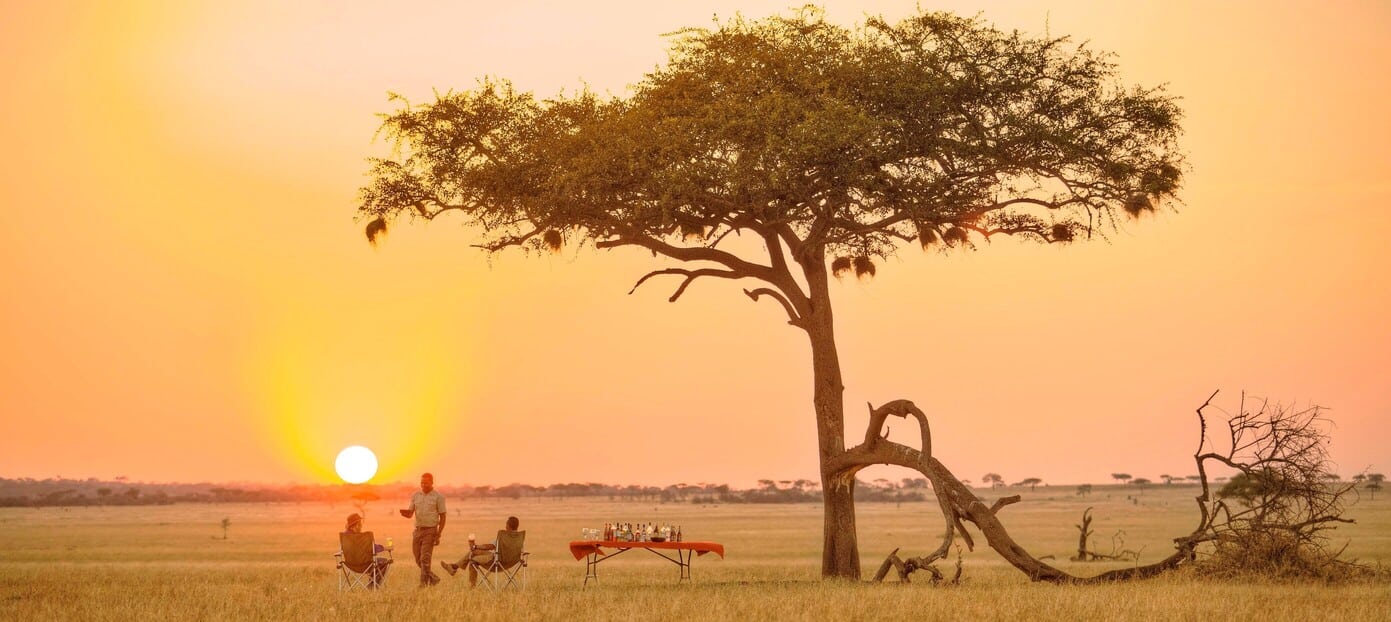 Apério au coucher du soleil après un safari en 4X4 dans le Serengeti