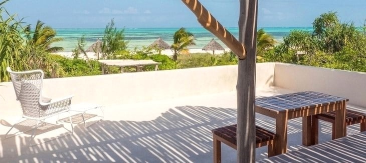 Superbe vue sur l'océan depuis la terrrasse d'une villa à l'hôtel de luxe White Sand Zanzibar